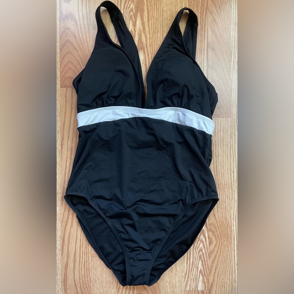 Mynah Black & White Swimsuit size L New w/o Tag size L